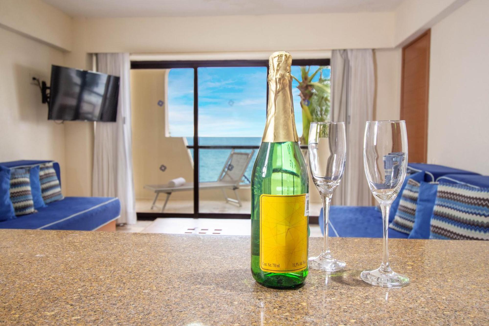 Plaza Pelicanos Grand Beach Resort All Inclusive Пуерто-Вальярта Екстер'єр фото