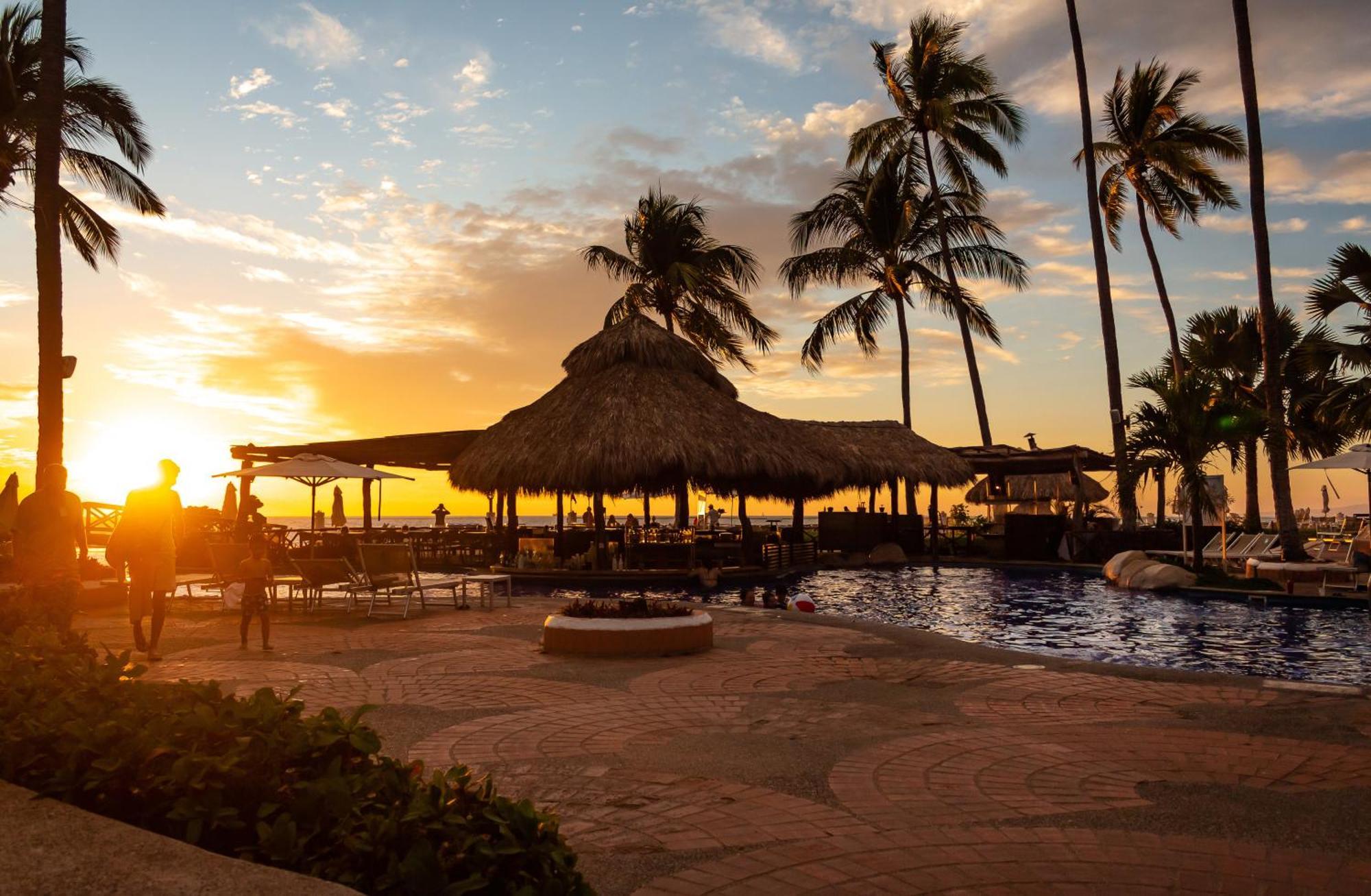 Plaza Pelicanos Grand Beach Resort All Inclusive Пуерто-Вальярта Екстер'єр фото