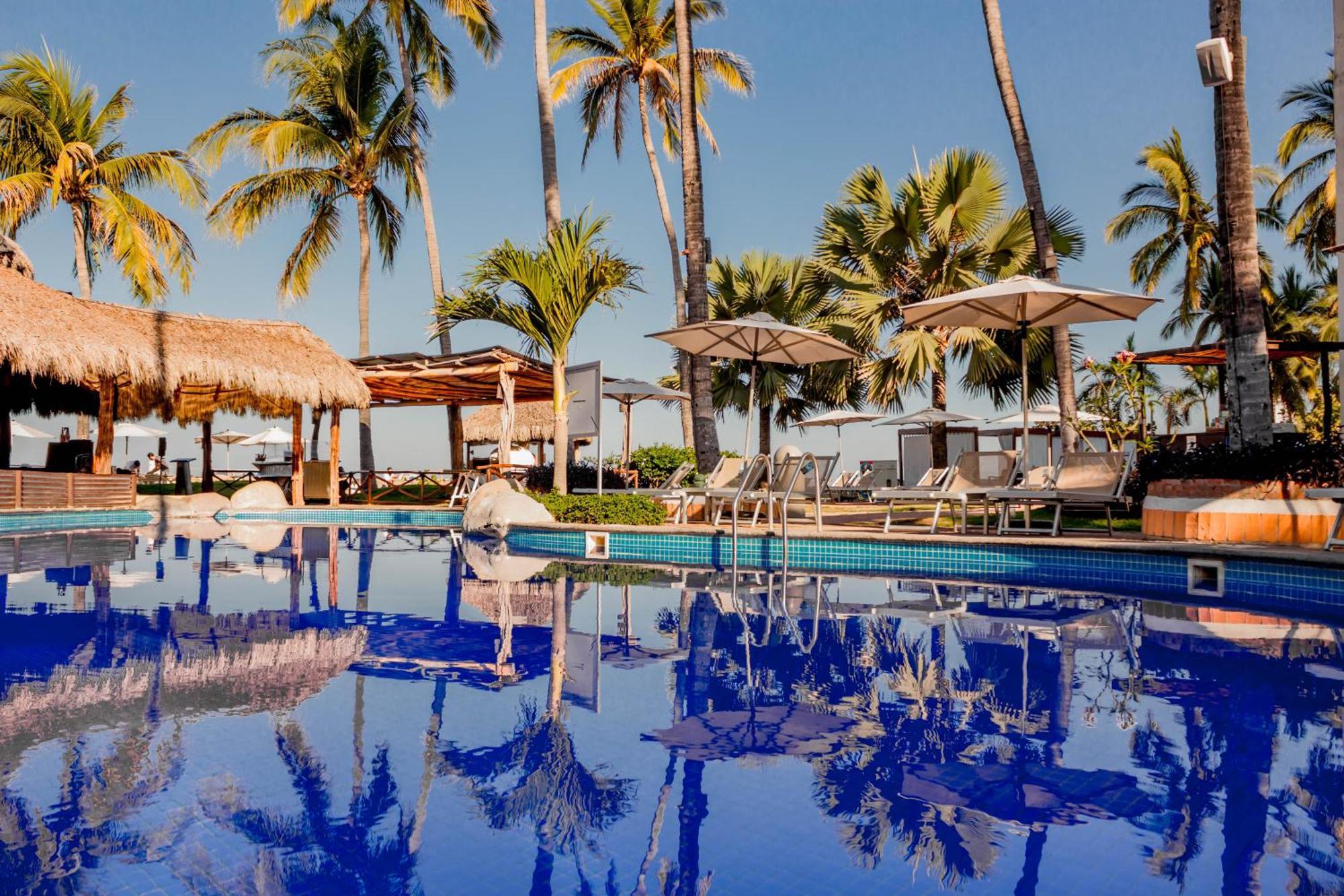 Plaza Pelicanos Grand Beach Resort All Inclusive Пуерто-Вальярта Екстер'єр фото
